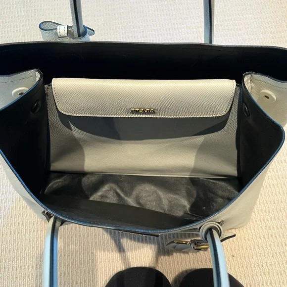 Prada Cuir Tote White - Picture 8 of 16